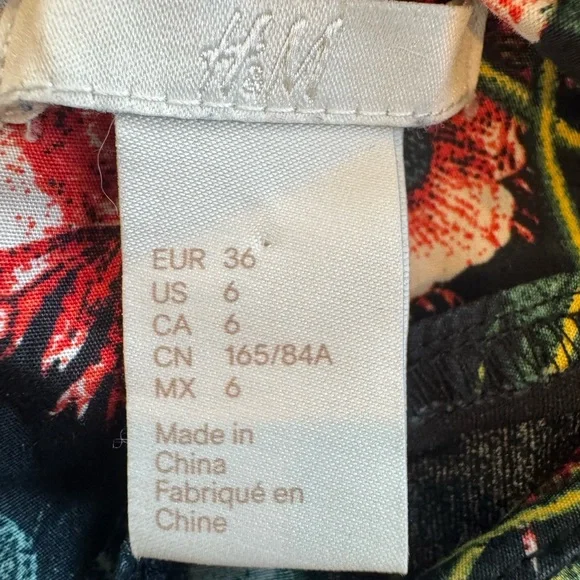 Black Red Poppy Floral Blouse Puff Sleeve Romantic Top Size 6 - Picture 9 of 9